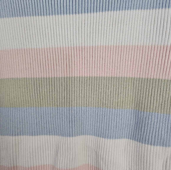 Tahari colorful top 🚈👚 - Picture 6 of 6